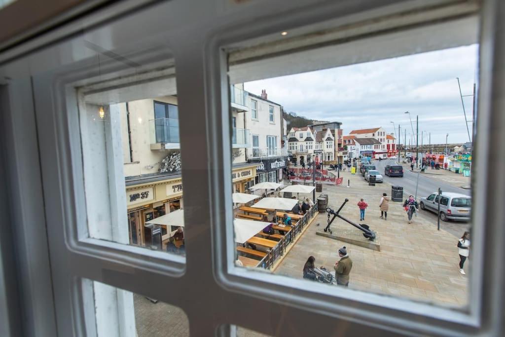 Herring Girl House - Harbourside Property, Sleeps 8 Scarborough Exterior foto